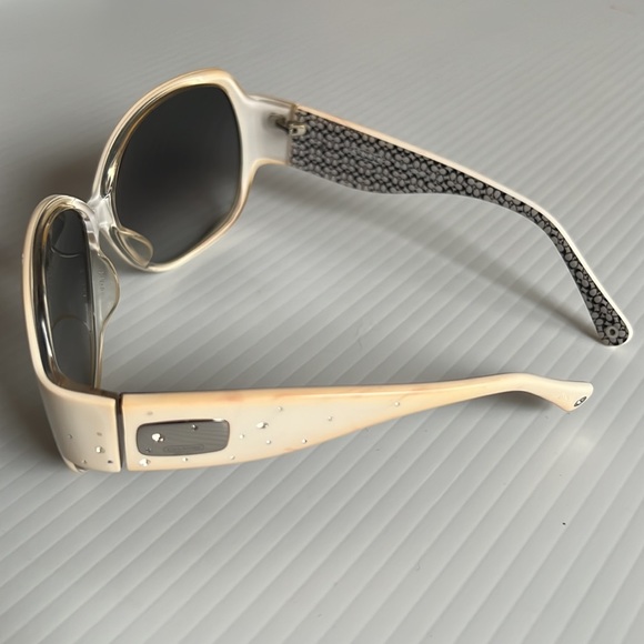 Coach Women Sunglass Mimi In Near New Condition. - Picture 3 of 6